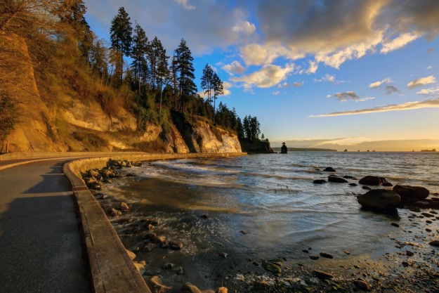 The seawall at sunset at Stanley Park in Vancouver
