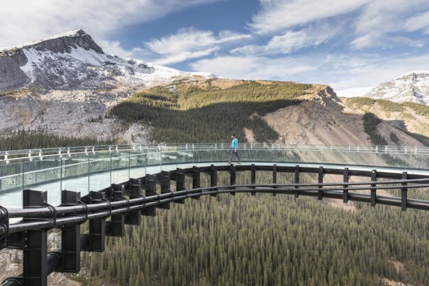 The impressive Icefield Skywalk