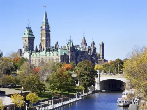 Rideau-Canal-and-Canadian-Parliament-in-Ottawa-Ontario.jpg