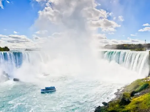 Niagara-Falls-in-Canada.jpg