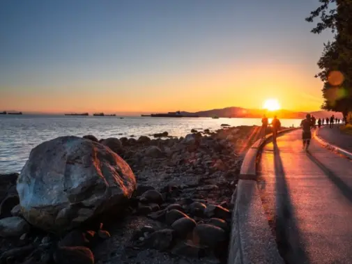 Seawall-around-Stanley-Park-Vancouver.jpg