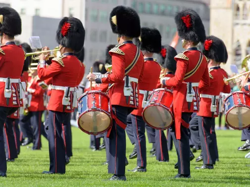 changing_the_guards_parliament_hill_ottawa.jpg