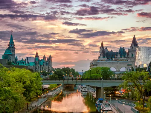 istock-472209533_ottawa_rideau_canal.jpg