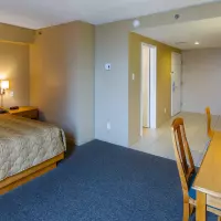 Standard With Kitchenette (1 Queen Bed)