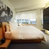 Signature Suite (1 King Bed)