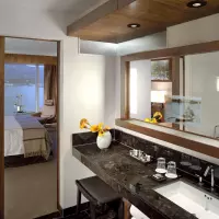 Fairmont Gold Harbour Mountain View