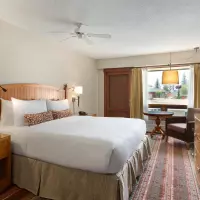 Fairmont Room (1 King Or 1 Queen)