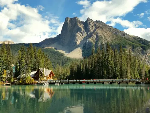 istock-2166290189-yoho-emerald-lake-lodge.jpg